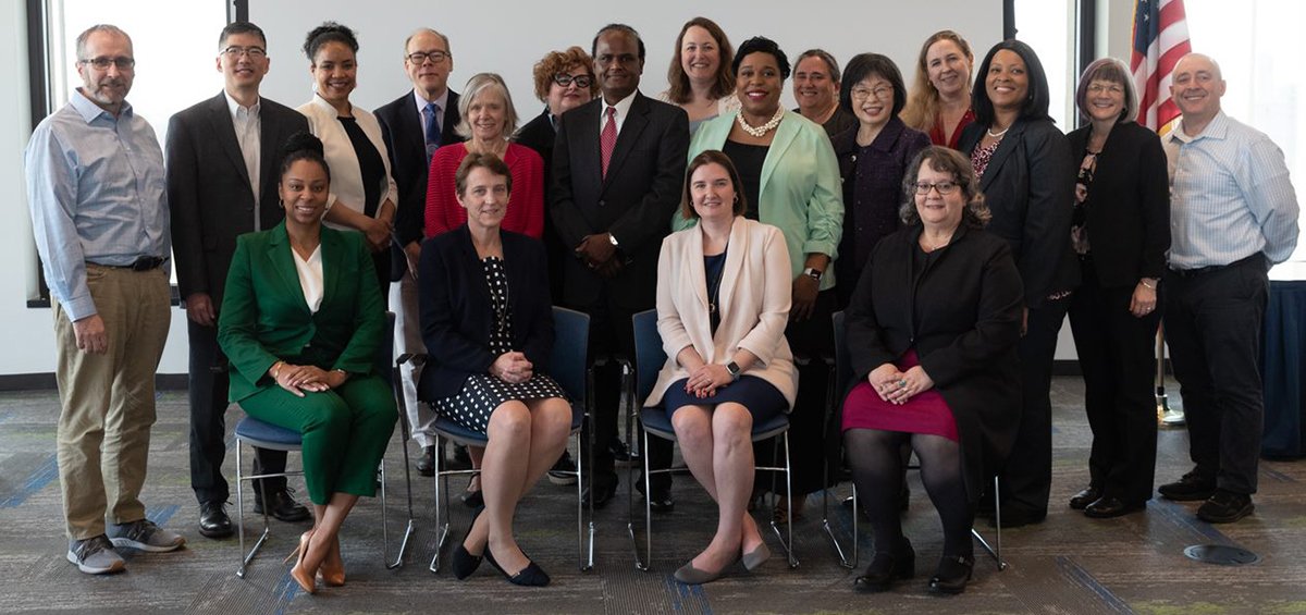 NIH Executive Leadership Program 2022-2023 Cohort Graduates Photo
